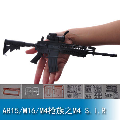 Trumpeter AR15/M16/M4 FAMILY-M4 S.I.R 1:3 01916